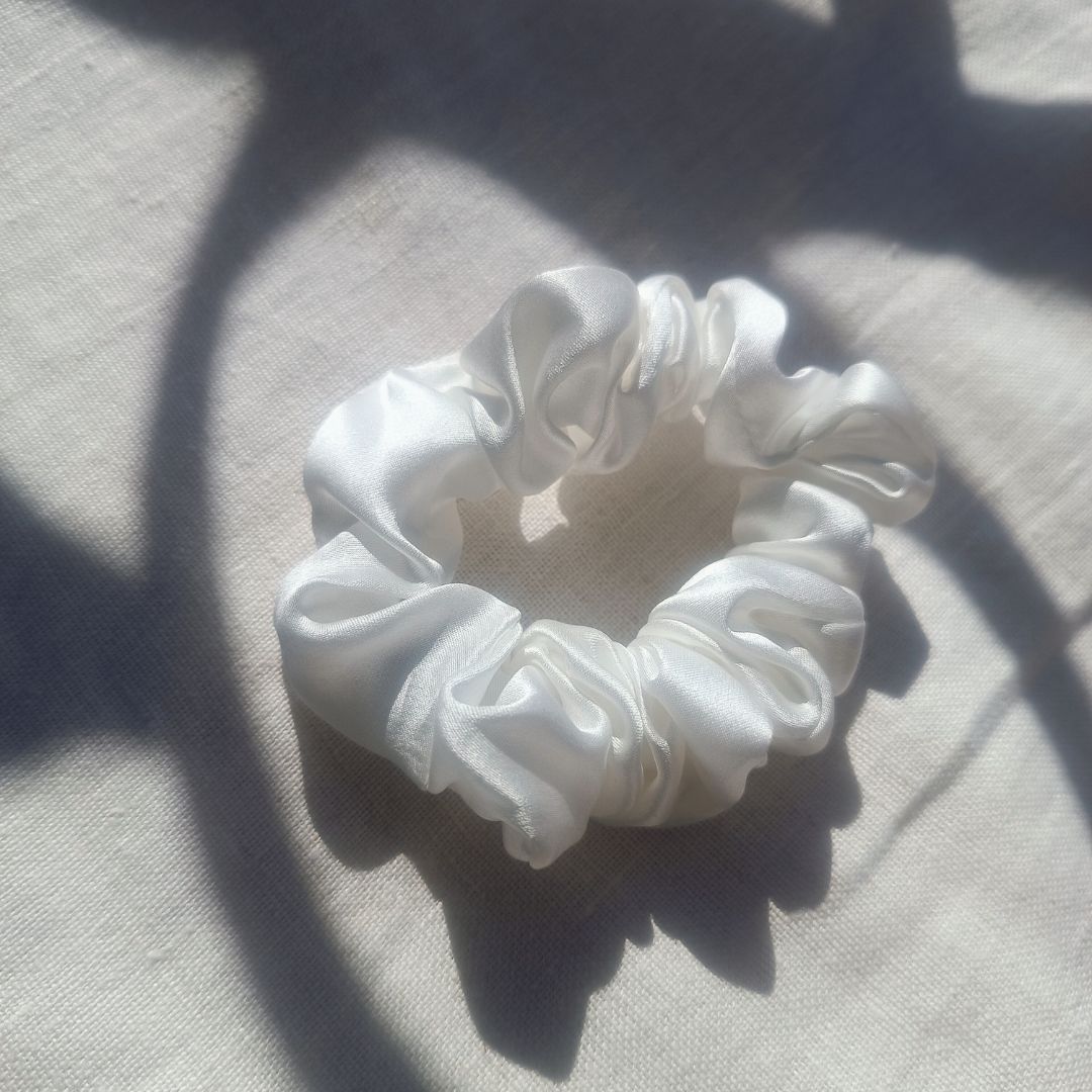 Chouchou en soie, soin des cheveux frises